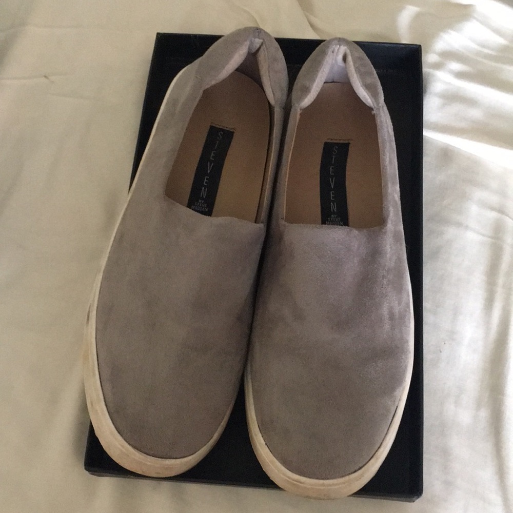 Steven Madden Grey Loafers